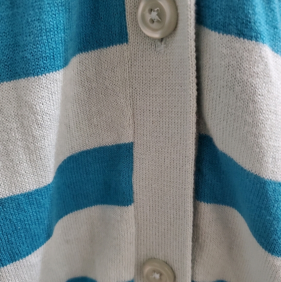 Lightweight Long-Sleeve Cardigan - Picture 3 of 6